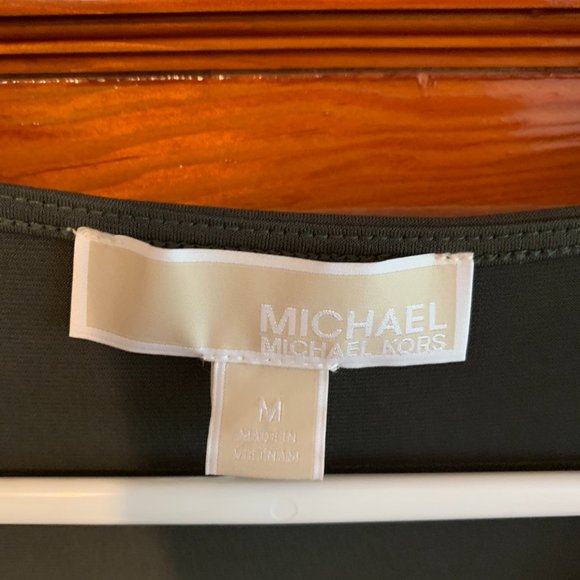 Olive Green short dress - Picture 2 of 5